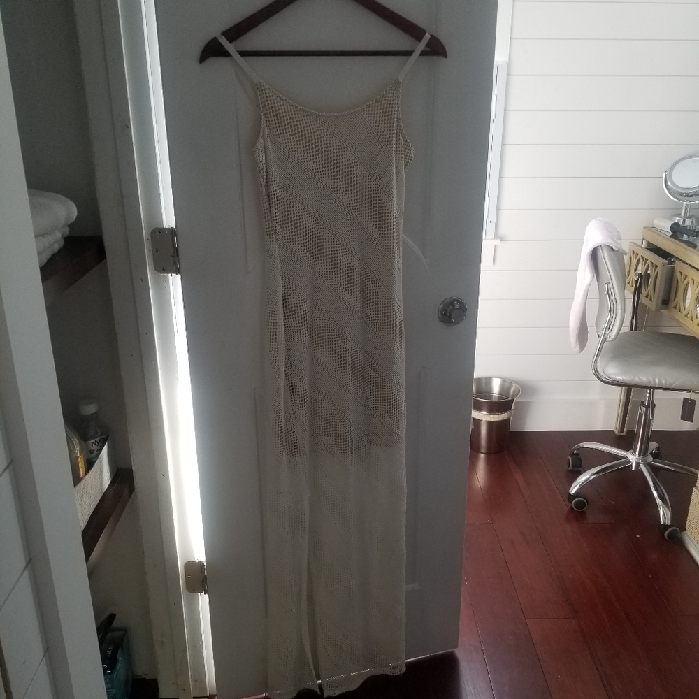 Dress - Picture 8 of 8